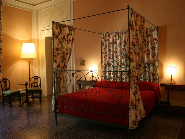 Palazzo Tucci Charming Romantic Hotel Historical Building Lucca Tuscany