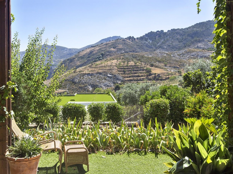 Jardin de Almunia del Valle hotel b&b granada design boutique con encanto