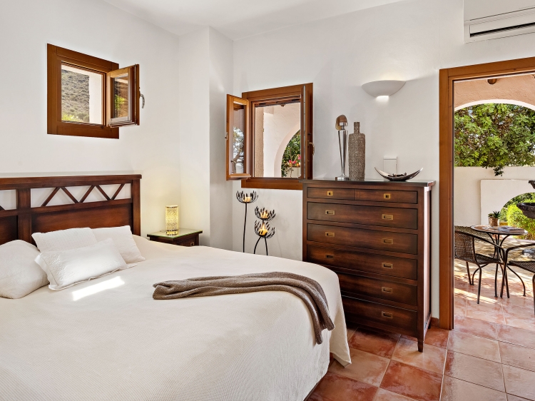 Habitación doble del Cortijo El Sarmiento. Vacaciones en Mojácar, Almería. Alojamiento con piscina en Andalucía. 