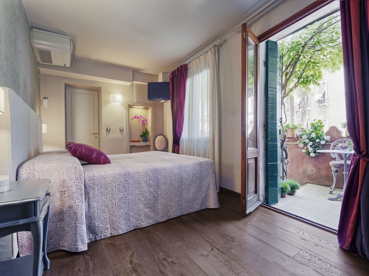 habitacion doble Locanda Fiorita hotel barato en venecia con encanto central
