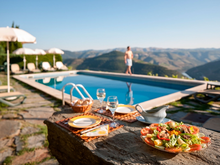 Piscina Casa Casal do Loivos b&b Hotel en Douro boutique con encanto