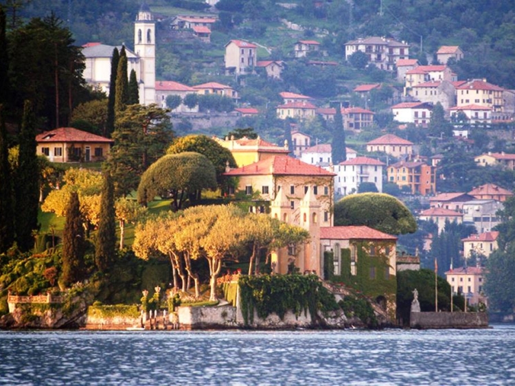 Hotel Villa Aurora Alojamiento con encanto Lago de cómo