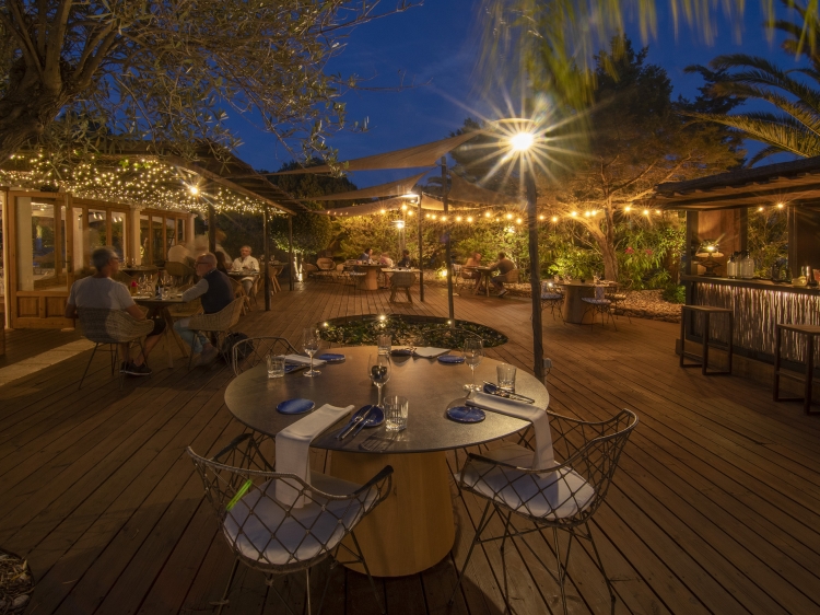 Paraíso de los Pinos hotel resort cerca de la playa en Formentera
