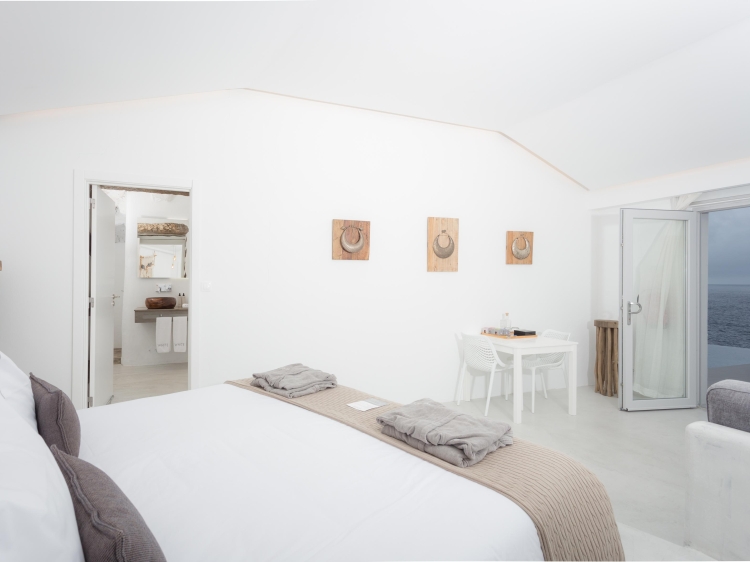 Hotel white exclusive suites villas azores Ponta Delgada S Miguel con encanto