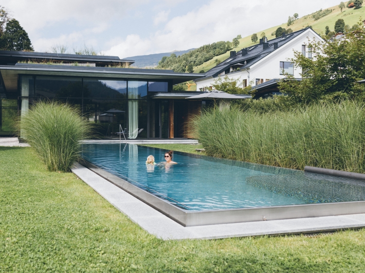 Hotel Wiesergut DESIGNHOTEL Saalbach-HINTERGLEMM con piscina y spa lujoso y romántico