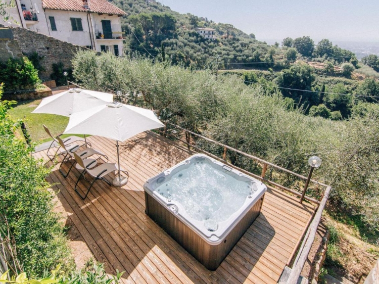 Il borgo degli agrumi  HOTEL APARTAMENTOS BOUTIQUE EN UZZANO TOSCANA