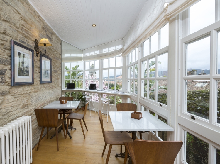 Costa Vella Hotel desayuno en la galeria en Santiago de Compostela