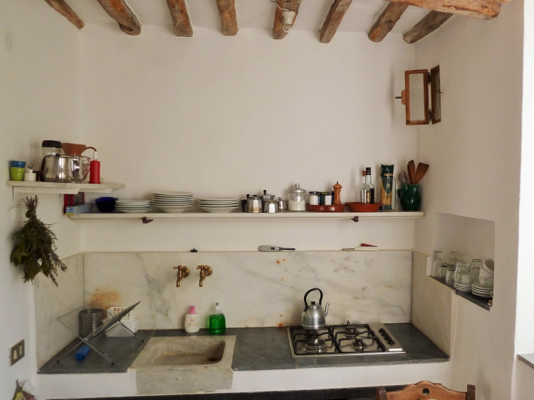  cocina encantadora en la planta baja