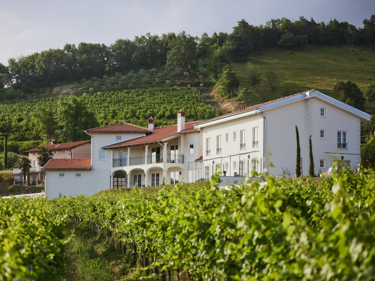 Vistas panorámicas,  Peterc Vineyard Estate, SecretPlaces, Kojsko, Brda