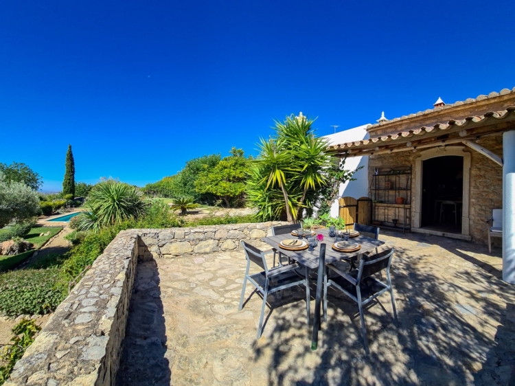 Terraza con encanto vila-da-senhora GHouse en Loule para alquilar Casa de vacaciones en Algarve mejor y romántica villa