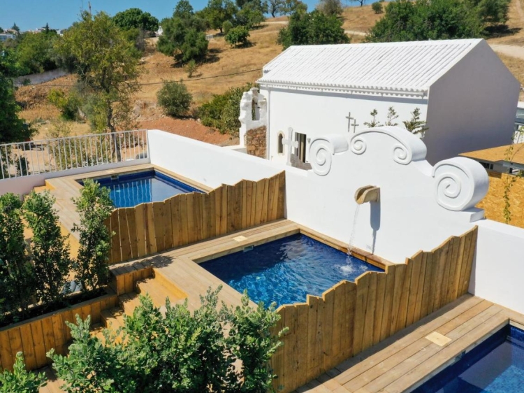 piscina capilla Colégio Charm House Portugal Secretplaces Algarve hotel con encanto en TAVIRA