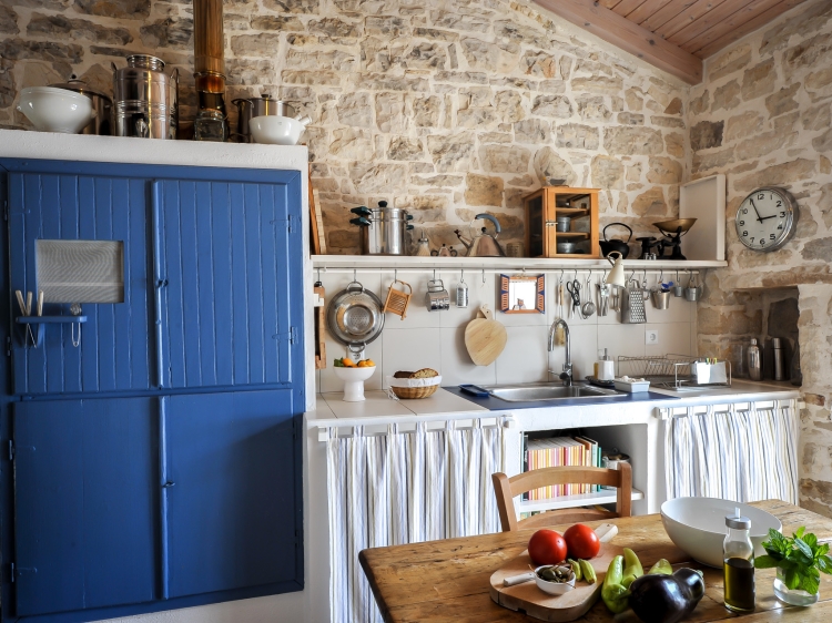 Cocina Zoe Paxos Holiday Home: Casas de vacaciones, villa con encanto y de lujo, y alojamientos boutique con piscina en las Islas Jónicas.