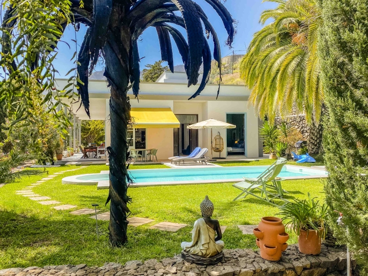 Jardin y Piscina Gran Villa Palmera, La Palma - Secretplaces