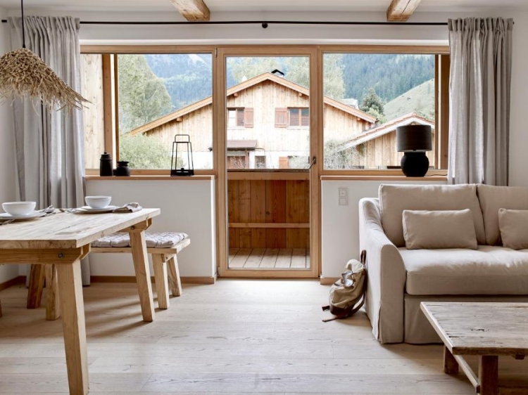 el Schmiedhof con sus once exclusivos pisos de vacaciones / apartamentos con encanto en Geitau Baviera