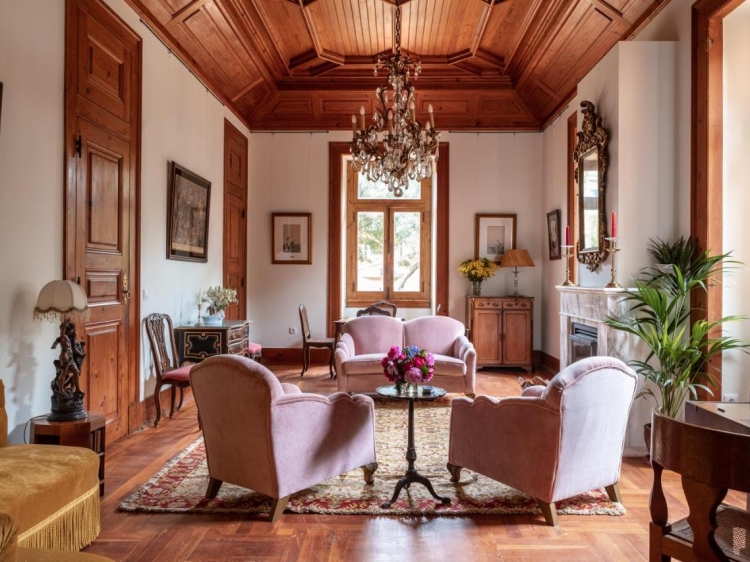 Chalet Ficalho mejor b&b romántico en el centro de Cascais cerca de la playa