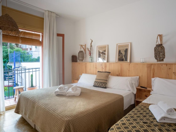 HOstal Sa Teula MEJOR HOTEL DE BAJO PRESUPUESTO EN LLAFRANC