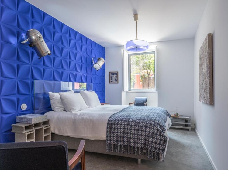 bedroom azul blue, toctoctoc lisboa, secretplaces, portugal, bed and breakfast