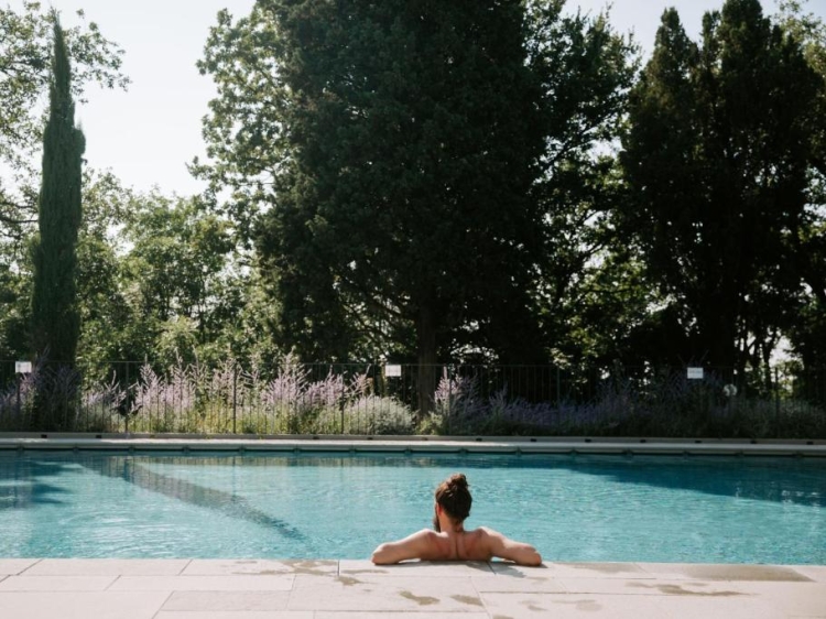 Piscina del hotel Relais Roncolo1888 en Emila Romana, Italia