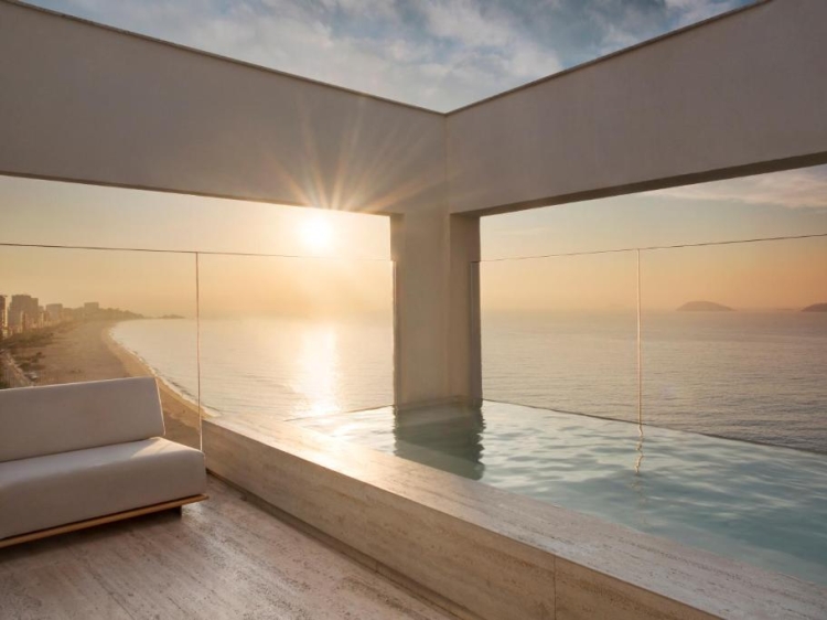Piscina con vista al mar en el hotel Janeiro, Río de Janeiro