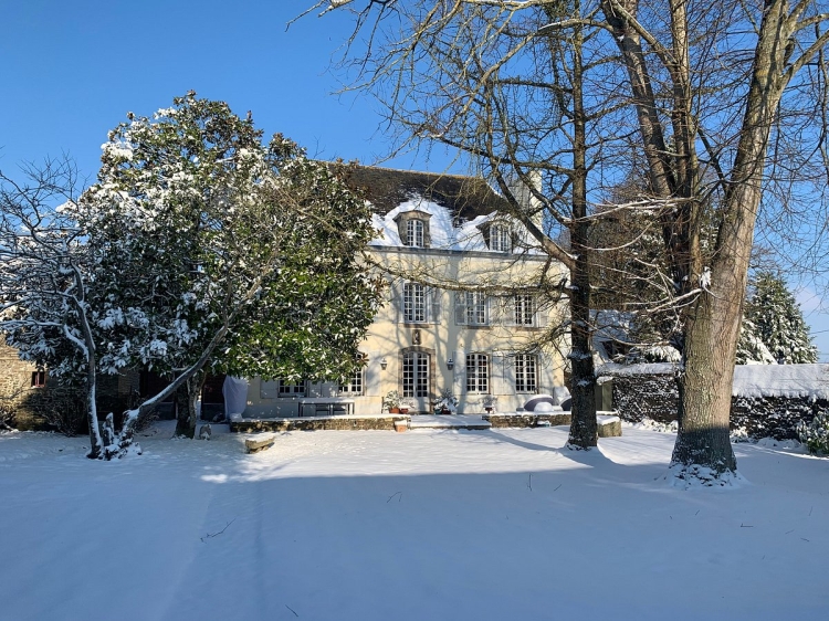 La Meffrais 1741 hotel boutique Bretaña Francia invierno nieve