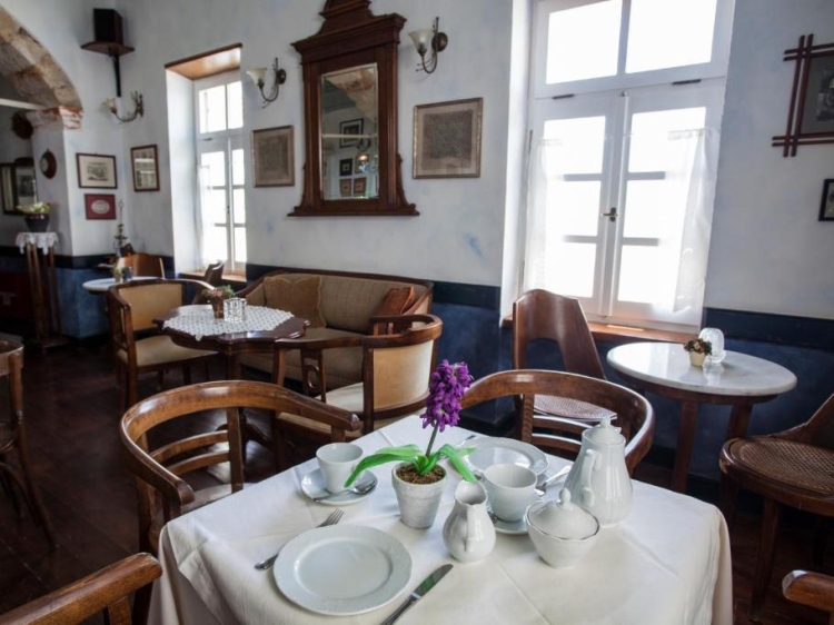 Cafý en la Pensiones Nostos Kýthira Grecia