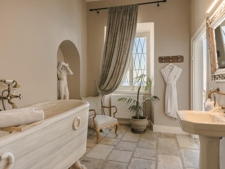 Baño en Villa Posillipo Corfu Villa Posillipo Corfu casa romantica en corfu frente al mar