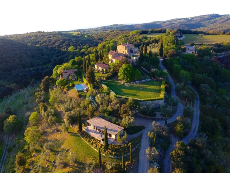 Castello di Vicarello hotel Sasso dʼOmbrone 