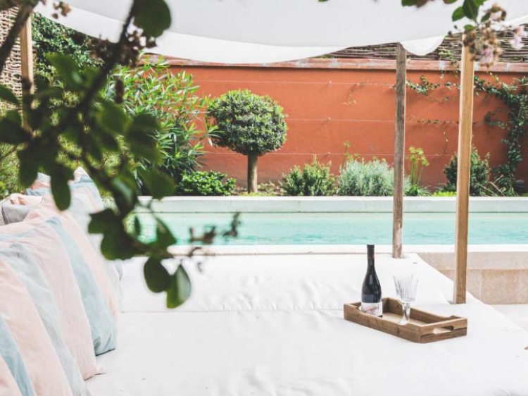 Piscina exterior del Hotel SOCLO Toulouse