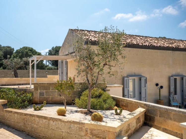 Masseria dei Monaci hotel rural cerca del mar con piscina en Puglia Otranto