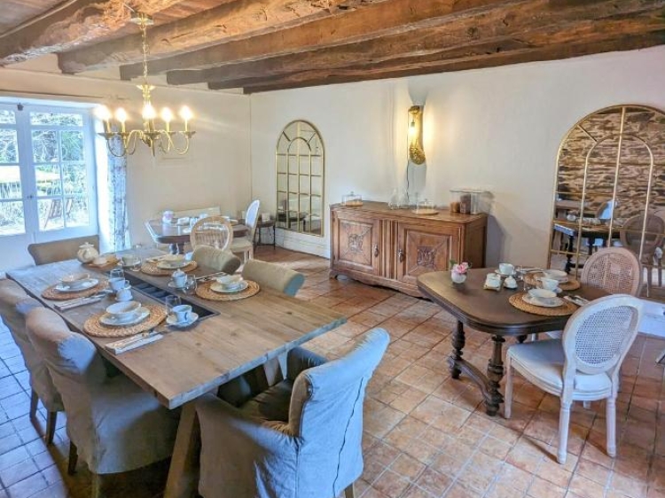 Comedor en Sous le Chateau boutique B&B