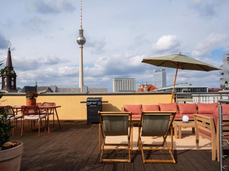 Azotea con vistas a Berlín. Hotel The Charming by Curt Suites. Exclusivo y céntrico alojamiento.