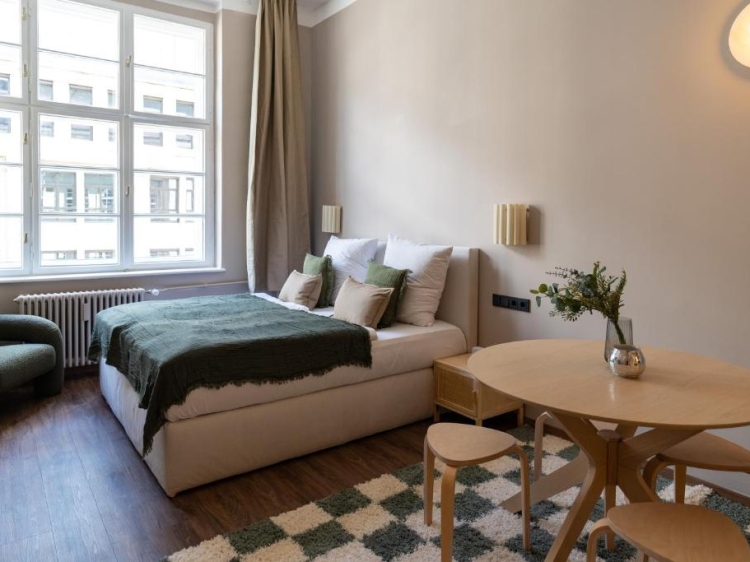 The Charming by Curt Suites. Hotel centro de Berlín. Hotel con encanto. Dormitorio de suite grande. Spacious Curt Suite