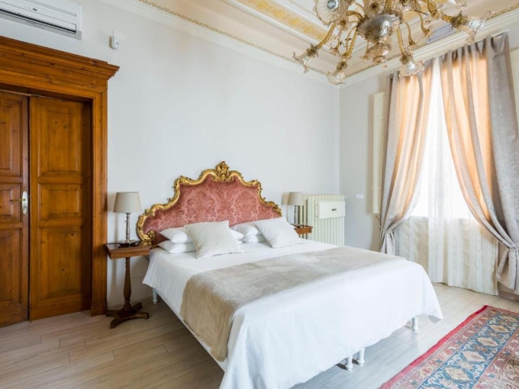 Villa Savioli Room & Breakfast hotel pequeño de precio bajo con encanto en el centro de bologna