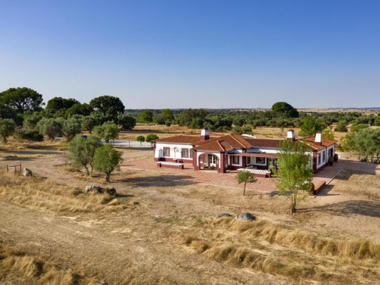 Casas da Quinta de Cima – Villas y B&B con encanto cerca de Évora, con piscina y rutas a caballo en el corazón del Alentejo.