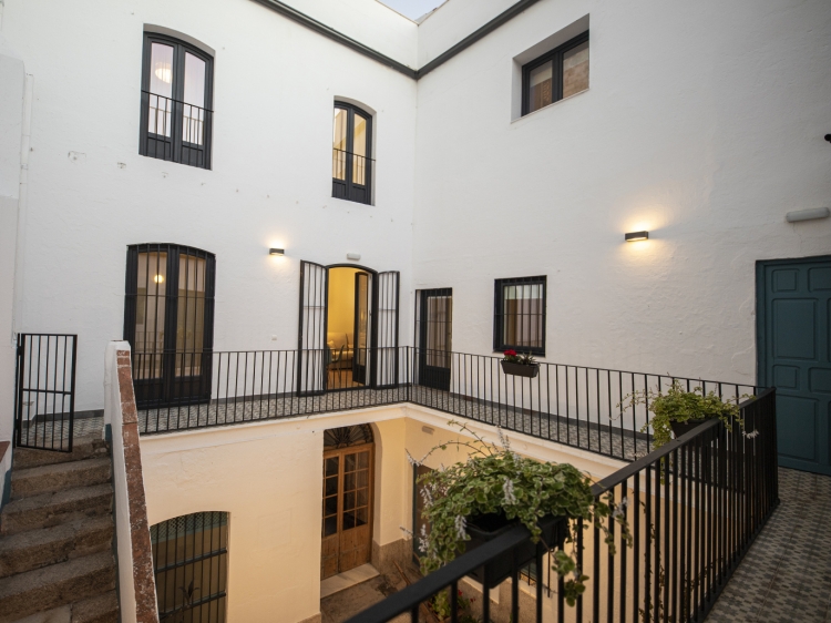 Apartamentos Petronila 1881. Apartamentos económicos en el centro de Mérida, Extremadura. Apartamentos con encanto para familias. Escapadas urbanas. Fin de semana en Mérida. 