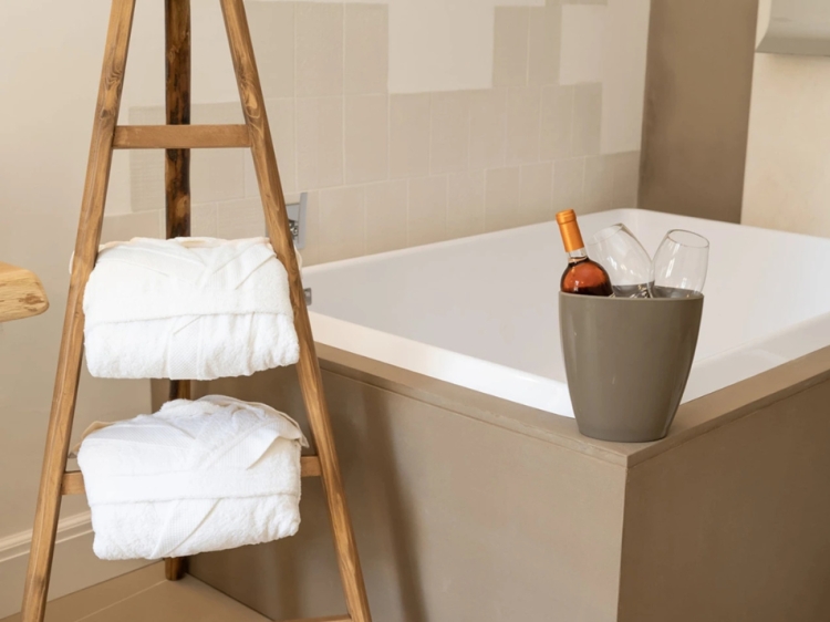 CSA - Corte Sant'Angelo - Suite Monopoli Bari. Hotel con encanto en Bari. Habitación con cocina americana. Los mejores hoteles en el centro de Monopoli. Vacaciones en Bari. Apartamentos de vacaciones con encanto. 