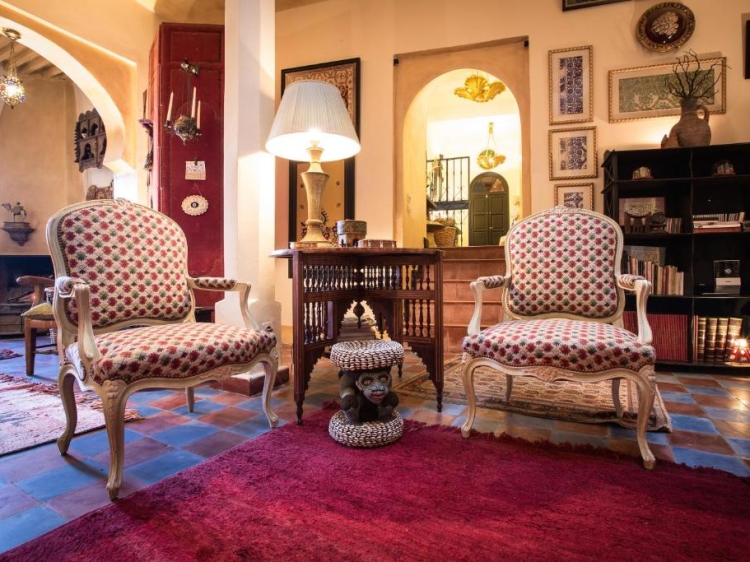 Mejores hoteles en Tánger, Marruecos. Hotel Aux 3 Portes. Auténtico y con encanto. Habitación con vistas al mar. Hotel boutique con piscina. Vacaciones en familia. Dónde alojarse en Tánger. 