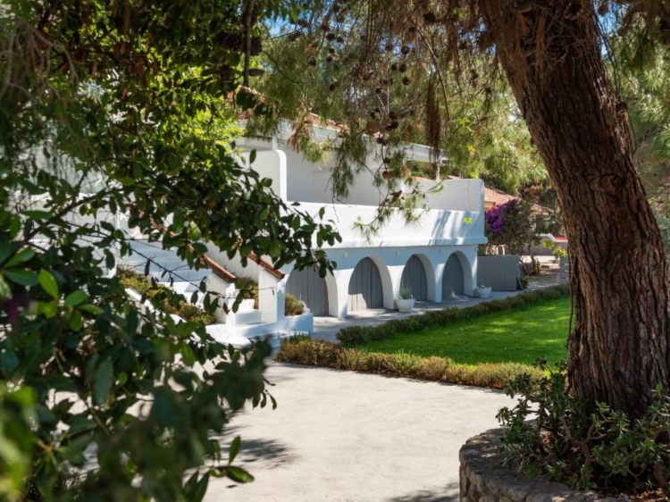 Casa Montzo B&B, un pequeño hotel frente a la playa en Kateleios, Cefalonia.