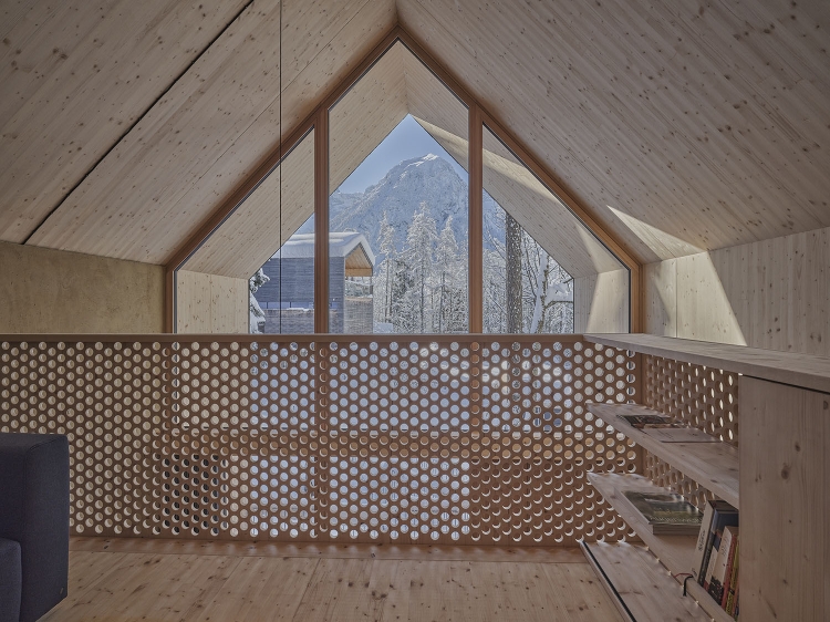 Dos chalets de verano en Waldchalets Brandnertal, alojamiento en plena naturaleza. Chalets rurales en Schedlerhof, Brand.