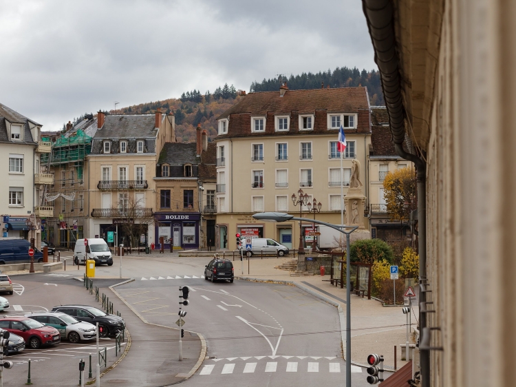 Maison Luisa Autun: apartamento turístico con encanto en edificio histórico de Borgoña, ideal para estancias familiares o escapadas en pareja.