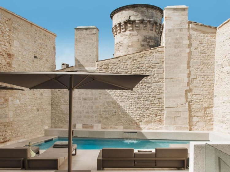 Hôtel et Restaurant de Tourrel: hotel boutique con restaurante gourmet en pleno centro histórico de Saint-Rémy-de-Provence, ideal para una escapada exclusiva en la Provenza.