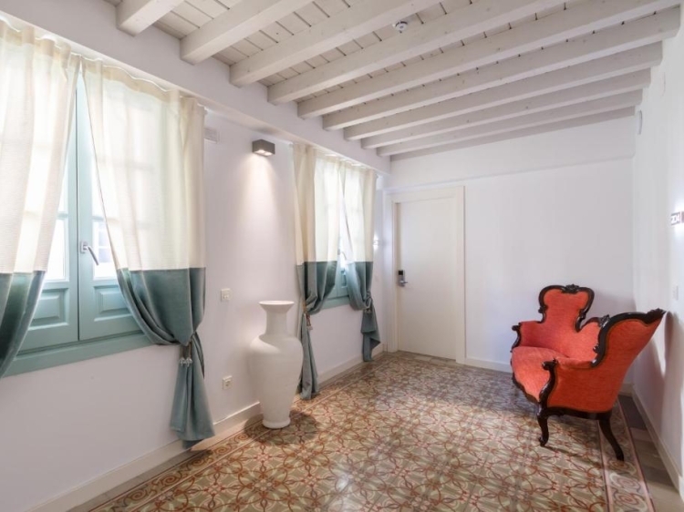Palacio Cabrera – Lillo: Un encantador apartahotel en Granada