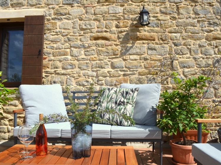 Verdicchio Suite Terrace: un encantador B&B en Le Marche con vistas panorámicas al campo.