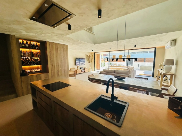 Porto Covo Beach House: Una elegante casa de vacaciones junto al mar en Porto Covo