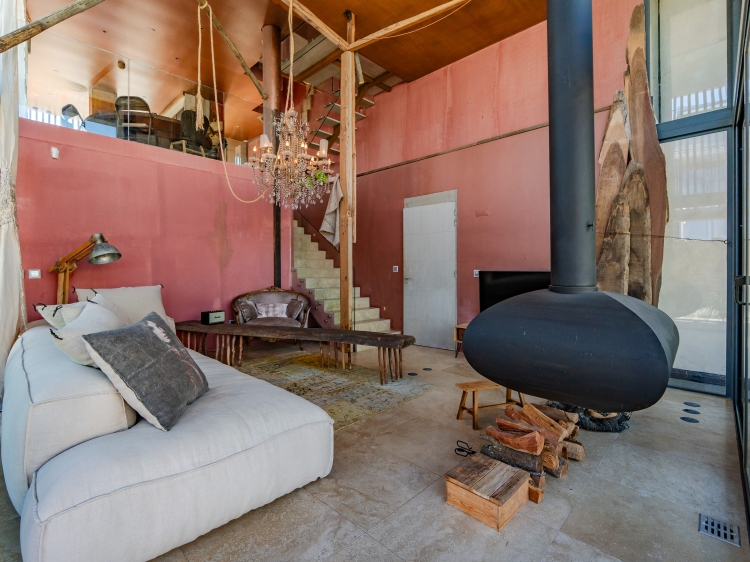 Encantadora Pink House Santa Cruz Secretplaces in Portugal