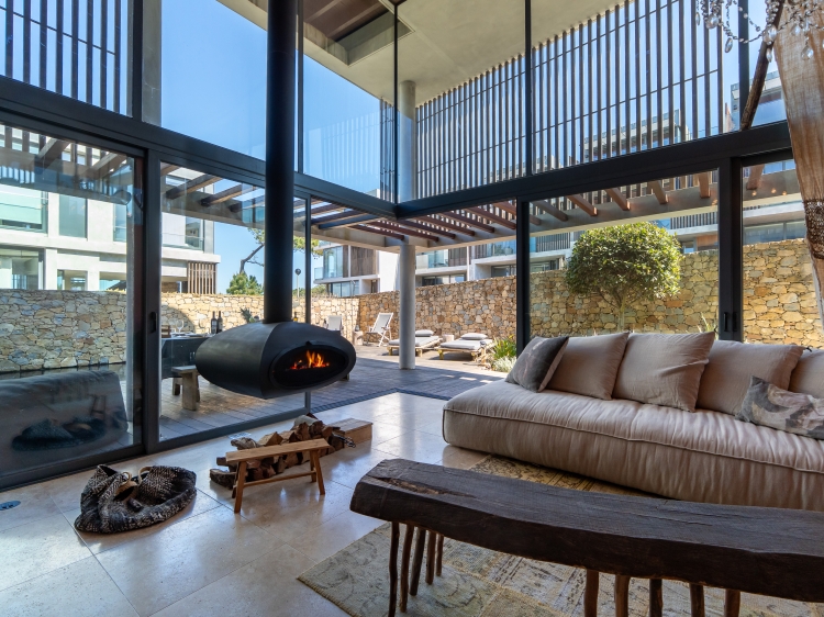 Encantadora Pink House Santa Cruz Secretplaces in Portugal