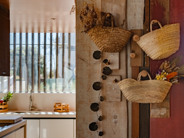  Encantadora Pink House Santa Cruz Secretplaces in Portugal 