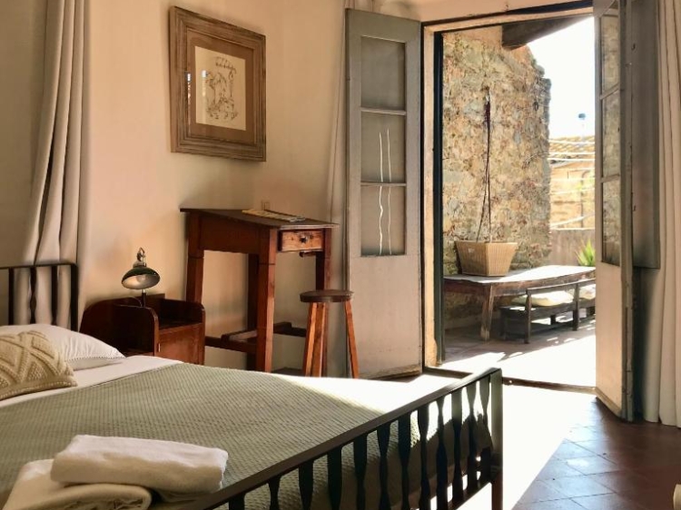Casa Migdia casa de alquiler costa brava España bed & breakfast casa con encanto