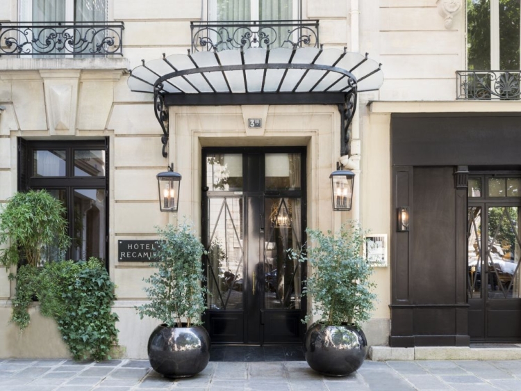 Hotel Recamier París Francia Entrada hermoso lugar para quedarse en París muy romántico perfecto para lunas de miel