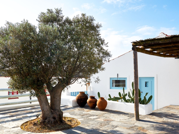 Hotel y apartamentos de alquiler Con Encanto Design Boutique en la costa vicentina algarve. Edificio Aldeia da Pedralva – Nature & Village Experience